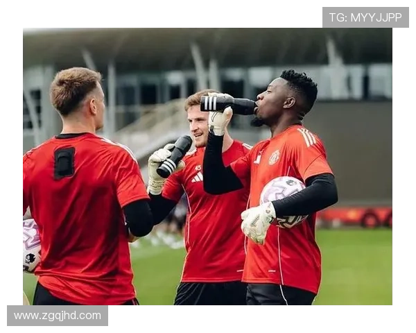 曼联双冠功勋加盟英超传奇球队